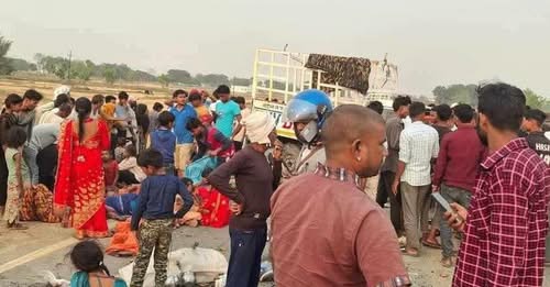 रुपन्देहीमा भ्यान दुर्घटना,२ जनाको मृत्यु, २२ घाइते